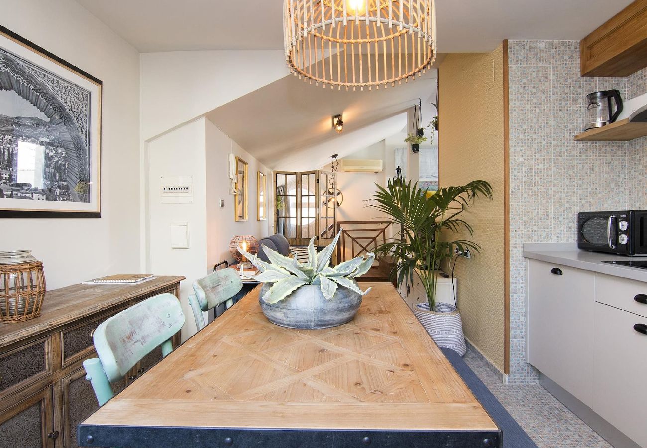 Apartamento en Granada - Apartamento Ático Catedral  1BR