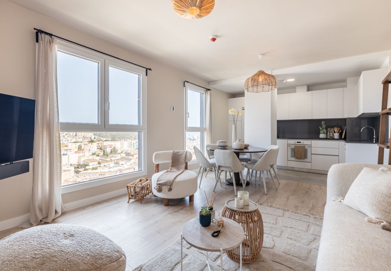 Apartamento en Málaga - Malaga Skyline 5 Pool & Parking Free