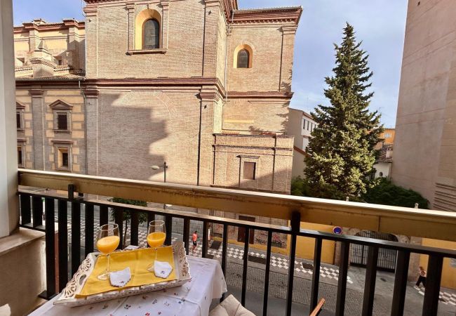 Apartment in Granada - ChezmoiHomes Central Prime Apartment I FREE Parking